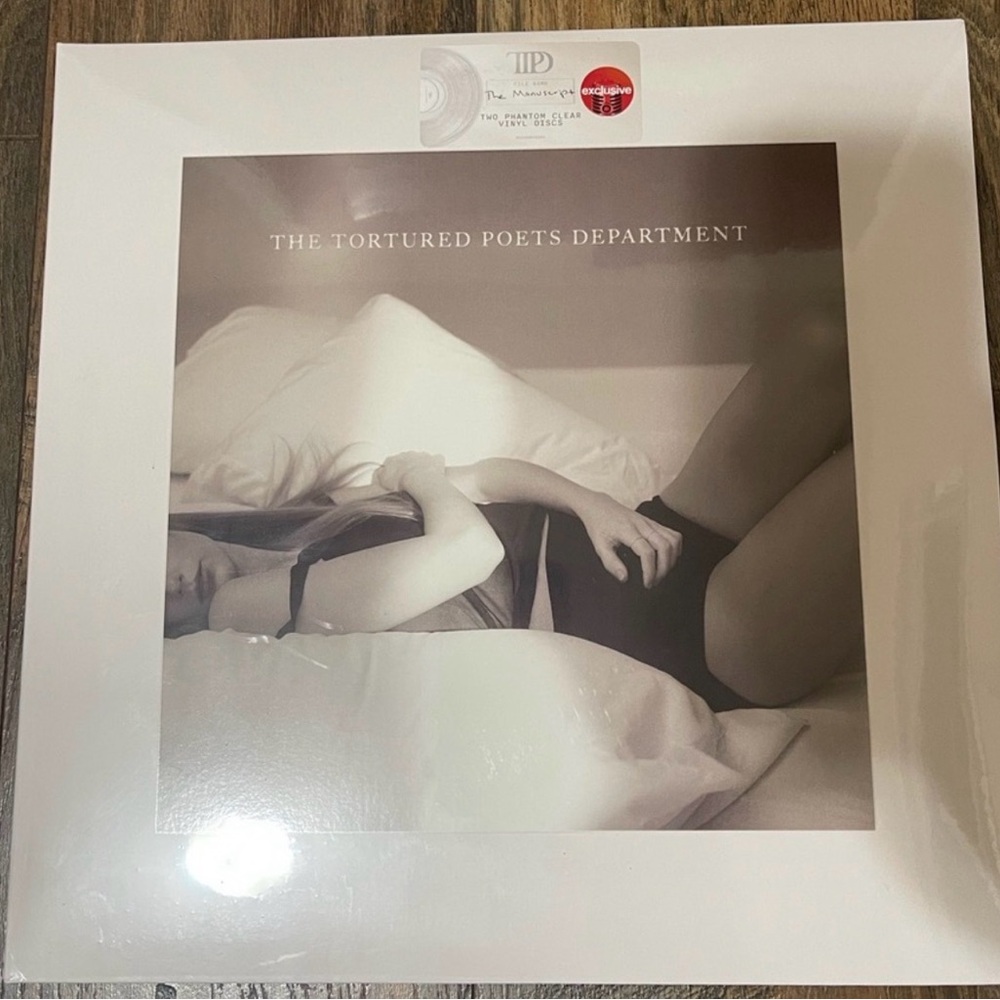 TAYLOR SWIFT TARGET EXCLUSIVE ALBUM
